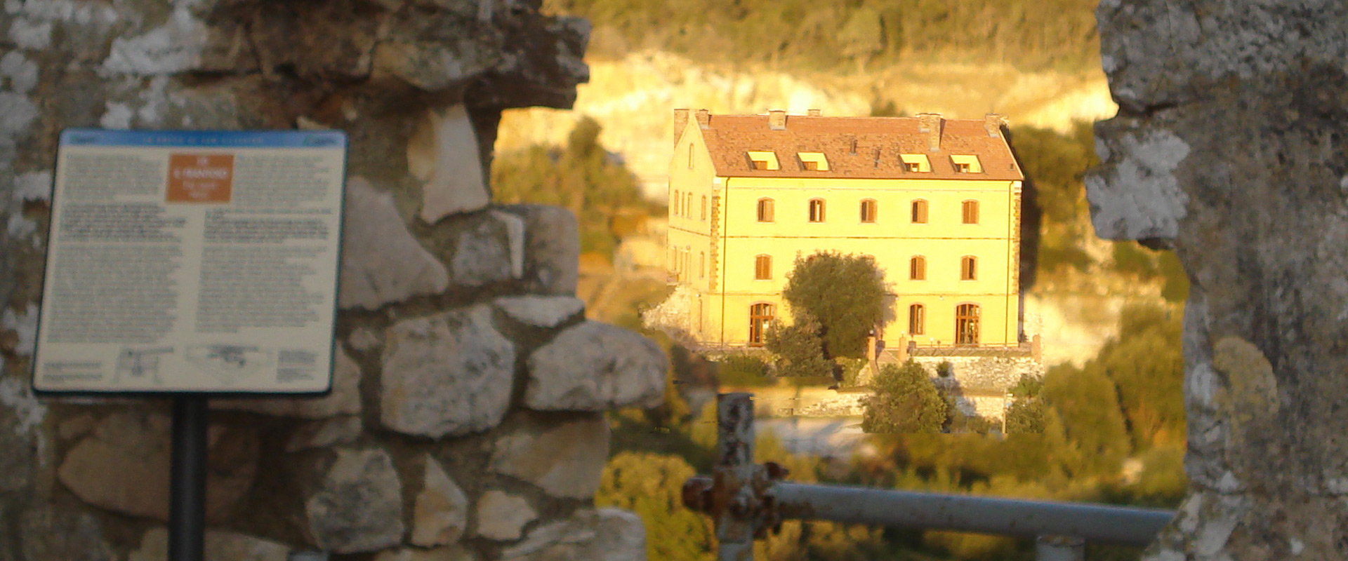 https://www.hostel.tuscany.it/uploads/images/slider/gowett.jpg